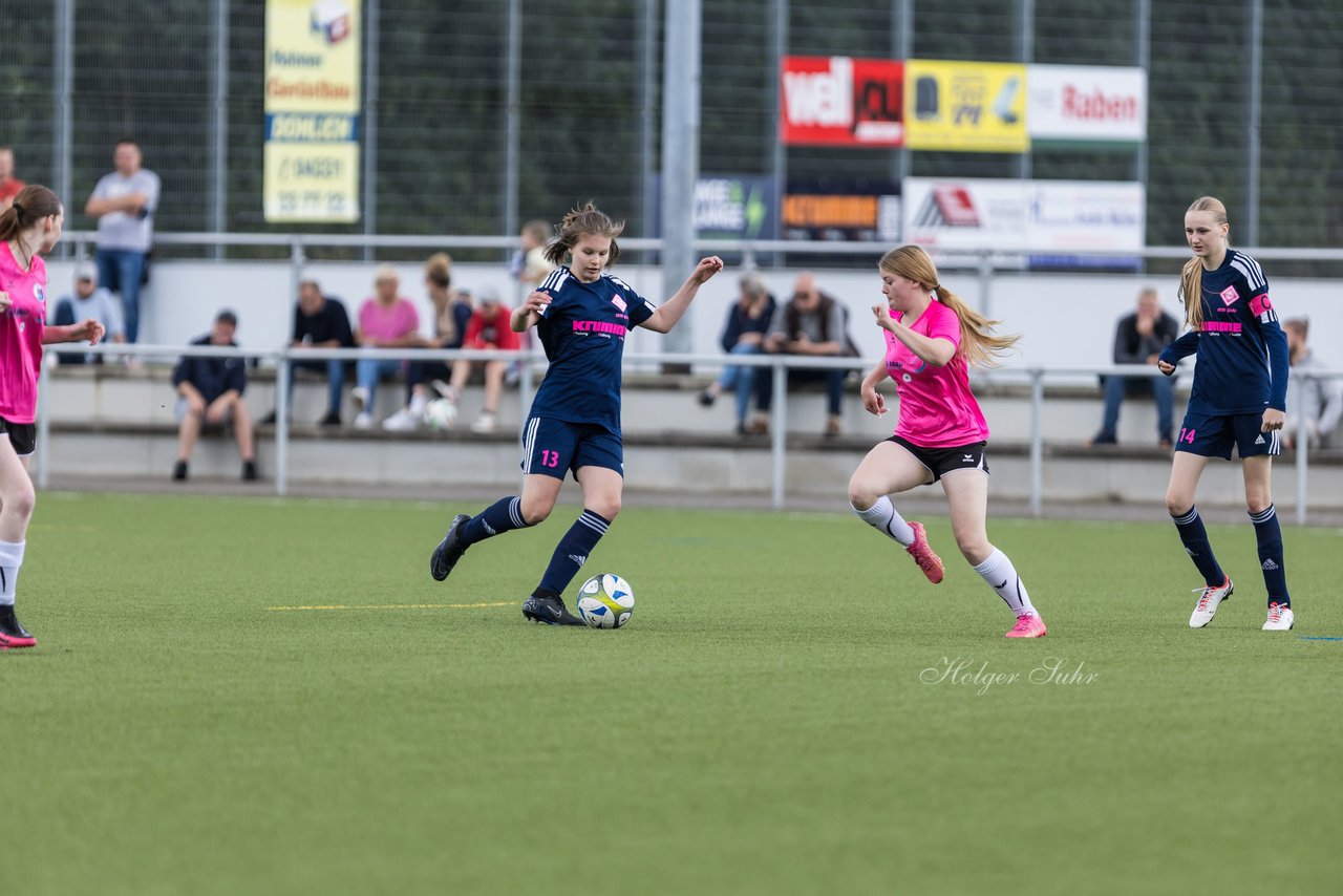 Bild 193 - wCJ Osterroenfelder TSV - VfL Pinneberg : Ergebnis: 0:15